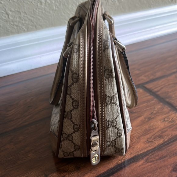 Vintage 1980’s Authentic Gucci Handbag - Picture 6 of 9